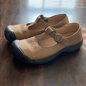 Keen Brown Buckled Mary Jane Shoes, size 8.5
